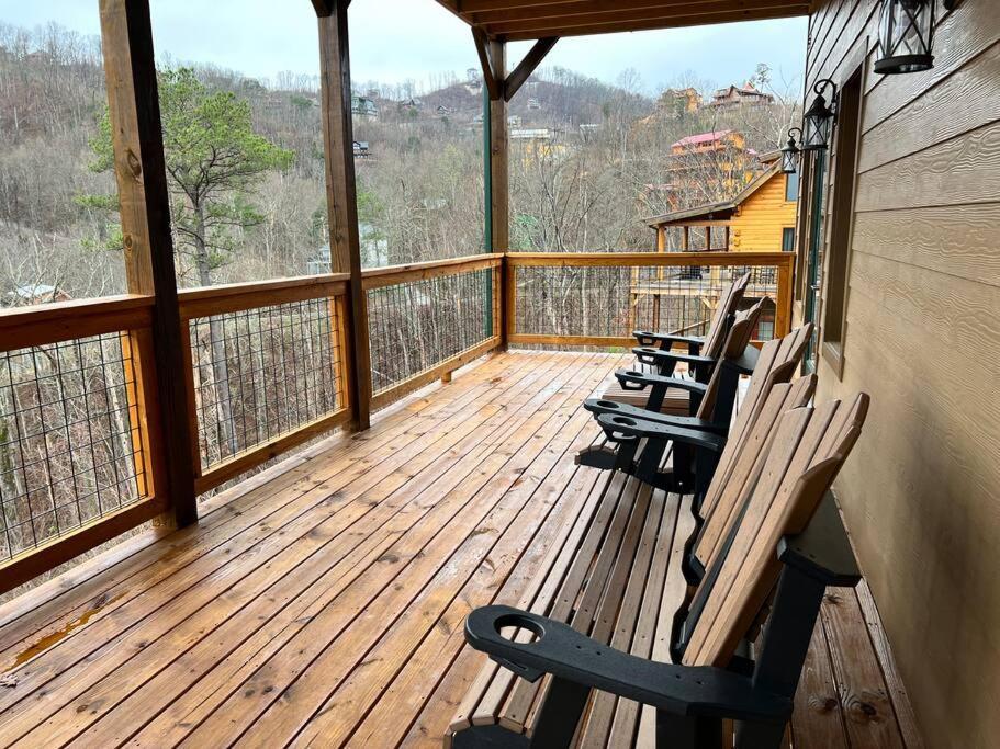 * * 4 Master Bedrooms, Views, Theater, Arcade, Evc Гатлінбург Екстер'єр фото