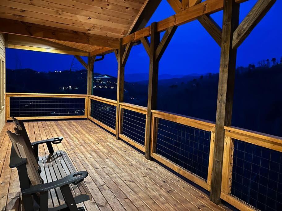 * * 4 Master Bedrooms, Views, Theater, Arcade, Evc Гатлінбург Екстер'єр фото
